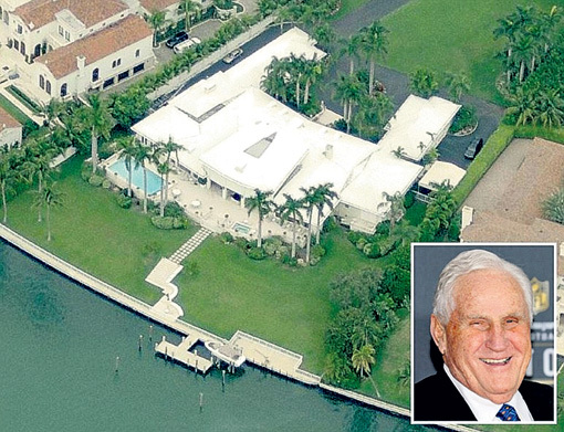 Этой недвижимостью десять лет назад обзавёлся, уйдя на заслуженный отдых, тренер футбольного клуба «Майами Долфинз» Дон ШУЛА