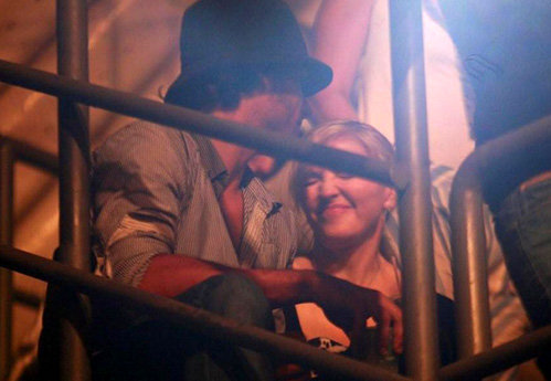 Хесус как мог веселил свою любимую