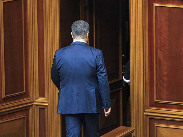 Порошенко спасался бегством от российских журналистов Президент Украины Петр Порошенко по ошибке зашел к Лаврову в ООН