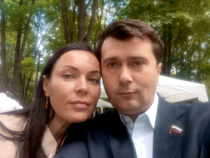 Экс-ведущая телеканала «Россия 24» Вера Серебровская с мужем - депутатом Олегом Лебедевым