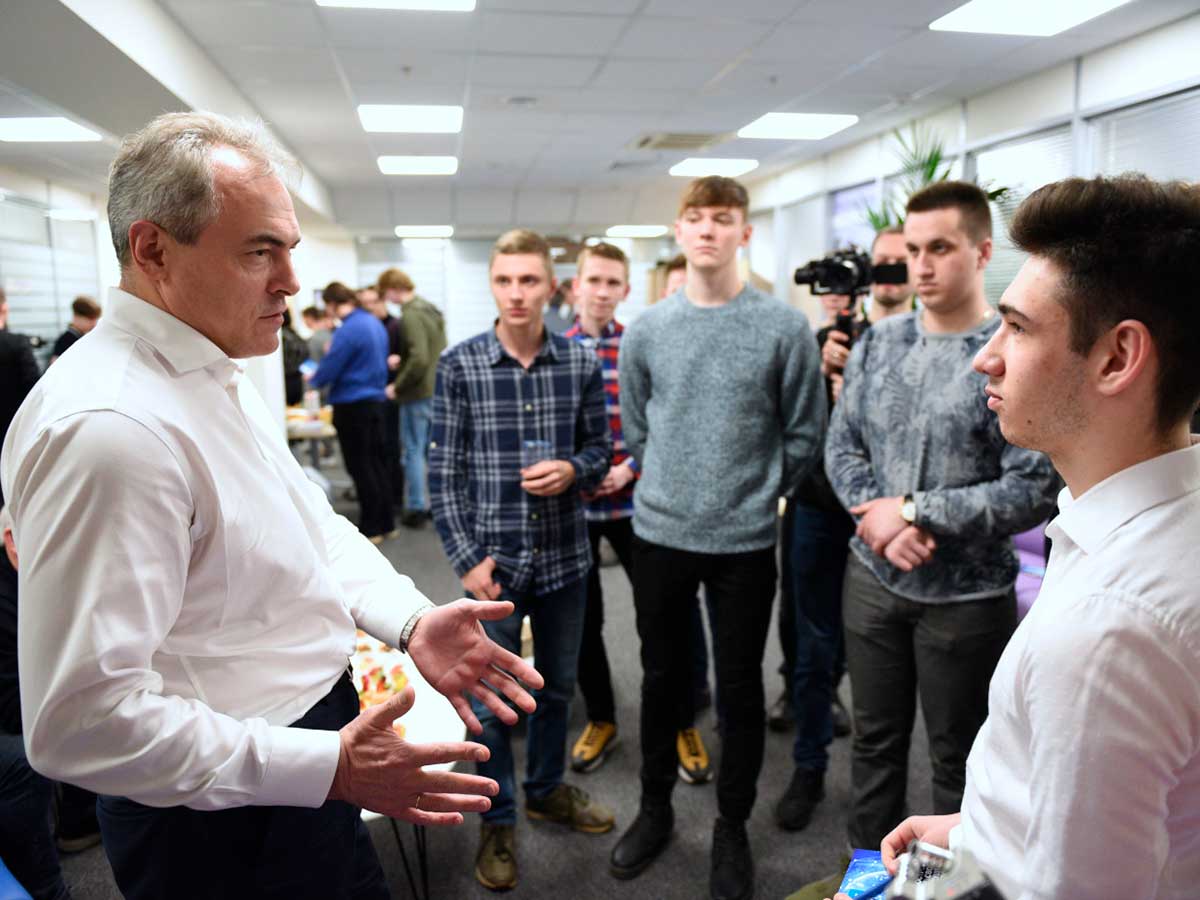 Школьникам рассказали, как устроиться на работу в «ЕвроХим» Школьникам рассказали, как устроиться на работу в «ЕвроХим»