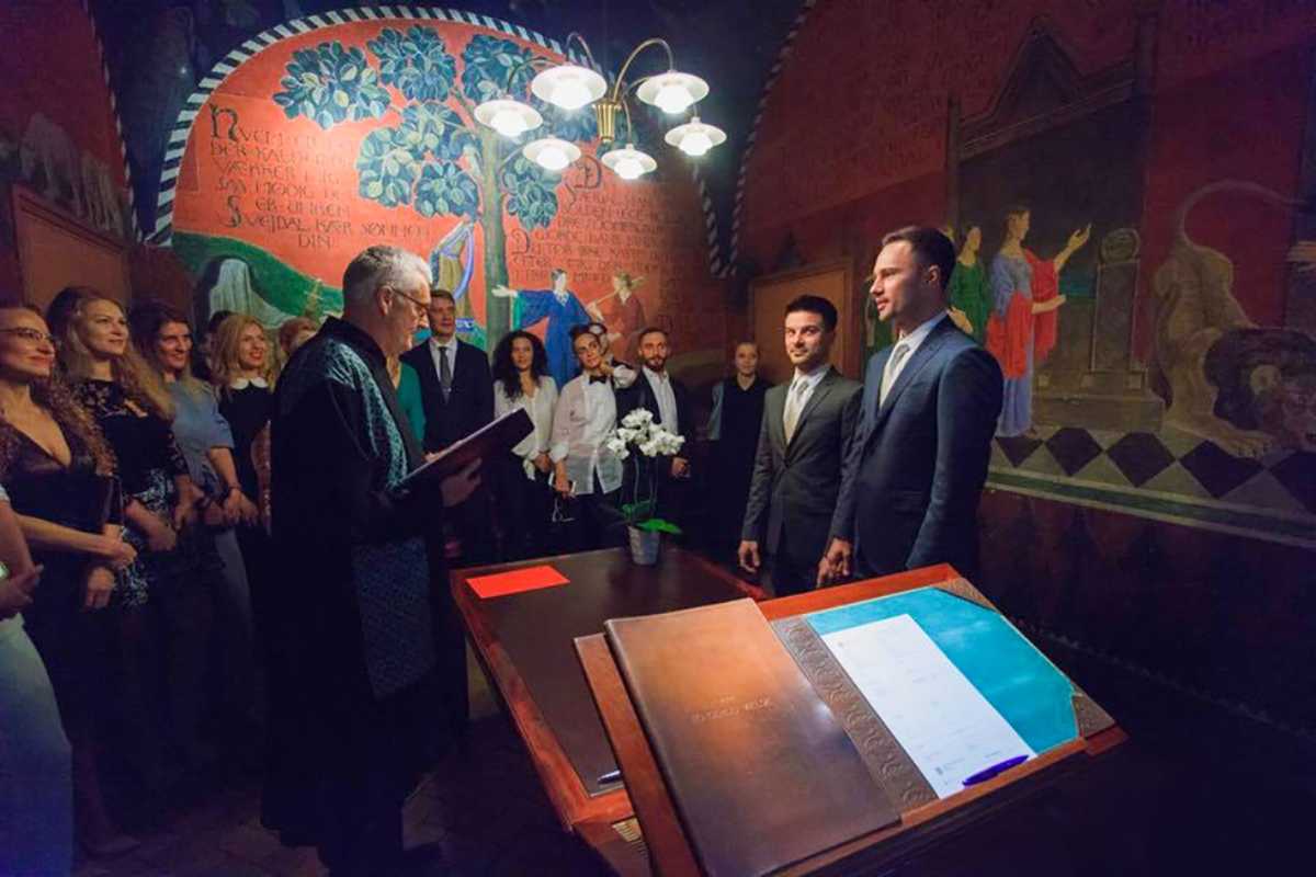 Евгений Бороденко заключил гей-брак в Дании