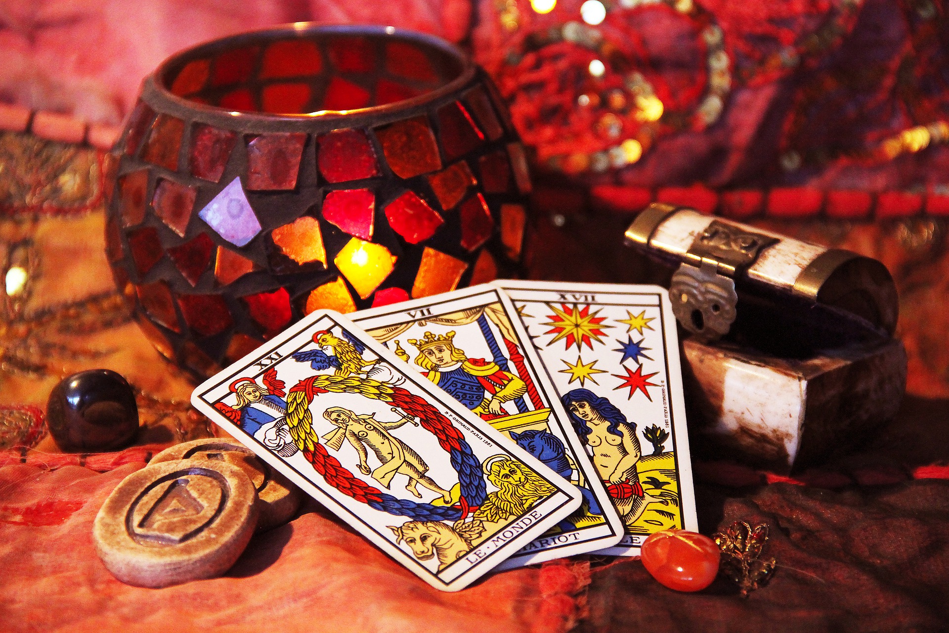 clairvoyance-4896472_1920