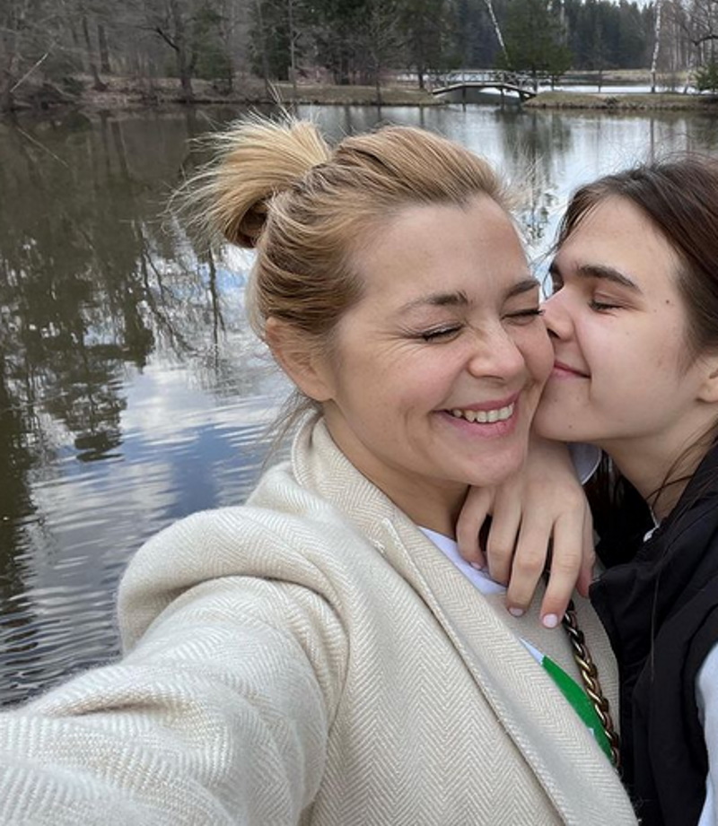 «Приятно видеть»: сияющая Пегова показала поцелуи с любимым человеком