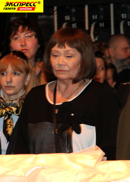 ЛАРИСА ЛУЖИНА