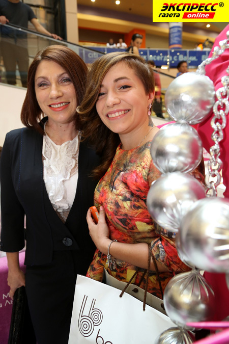 РОЗА СЯБИТОВА С ДОЧЕРЬЮ