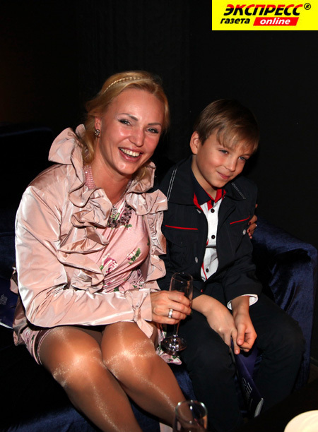 АЛЛА ДОВЛАТОВА С СЫНОМ