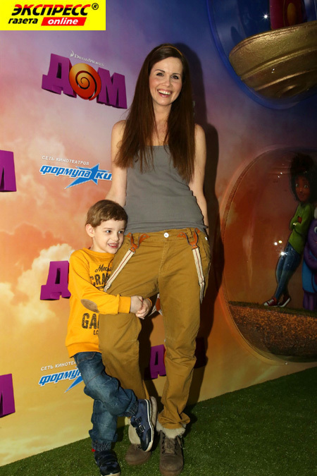 НАТАЛЬЯ ЛЕСНИКОВСКАЯ С СЫНОМ