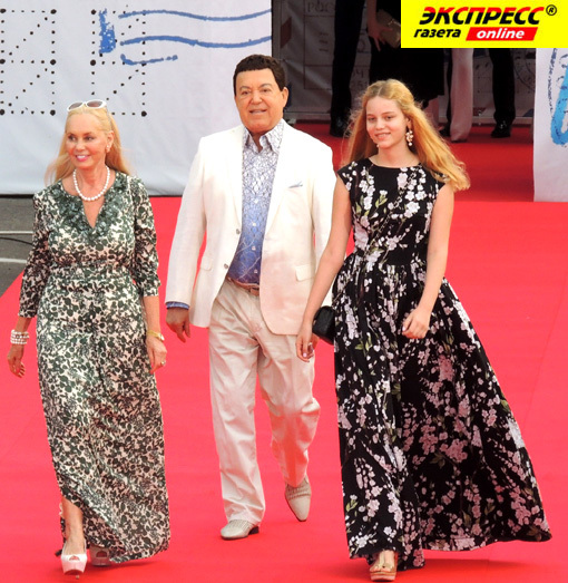 ИОСИФ КОБЗОН С ЖЕНОЙ НЕЛЛИ И ВНУЧКОЙ