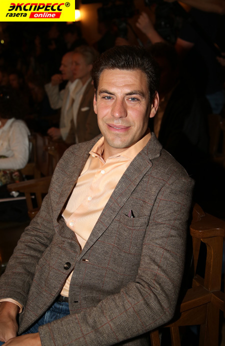 ДМИТРИЙ ДЮЖЕВ