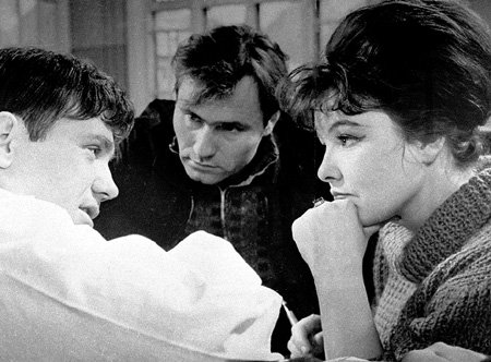 Леонид КУРАВЛЁВ, Василий ШУКШИН и Белла АХМАДУЛИНА на съёмках картины «Живёт такой парень»