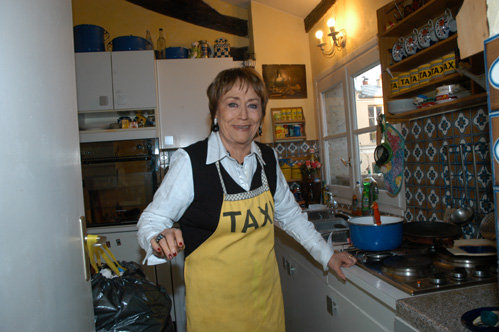 В 2006 году фотокор «Экспресс газеты» Лариса КУДРЯВЦЕВА побывала в гостях у Анни ЖИРАРДО в Париже