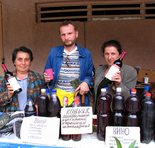 Любой алкоголь перед покупкой сначала дают попробовать