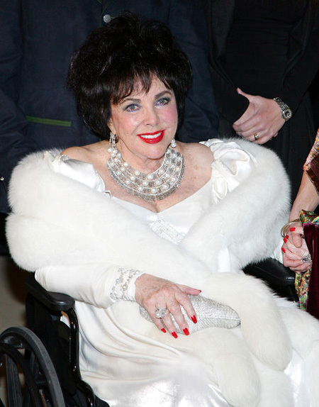 Элизабет ТЕЙЛОР