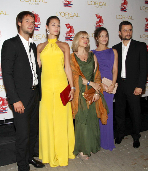 Вера ГЛАГОЛЕВА с дочерьми