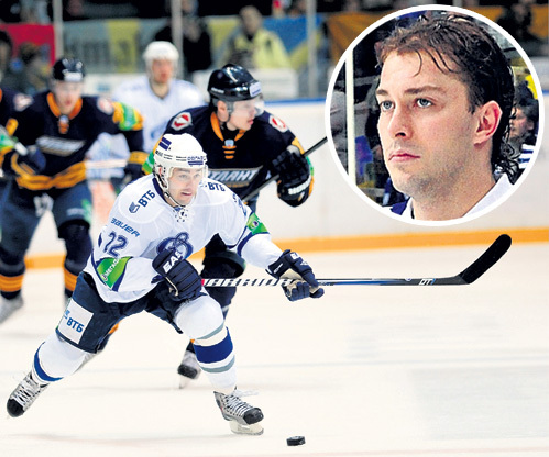 Михаил АНИСИН пострадал за свой длинный язык. Теперь форвард  должен уплатить клубу огромную неустойку - примерно 22 миллиона рублей