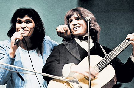 Выступая с рок-группой «Интеграл» во Владивостоке, Бари АЛИБАСОВ и Юрий ЛОЗА пережили кратковременный период импотенции