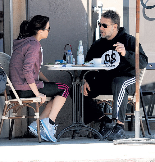 ...намного больше времени, чем со своим бойфрендом Мэттом ДЖОНСОНОМ