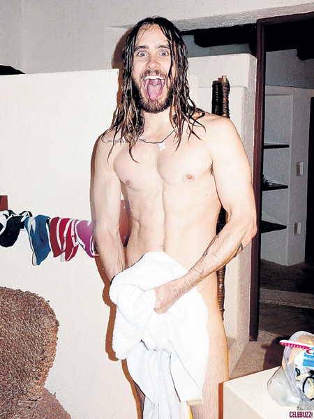 Ради премиальной роли трансвестита в «Далласском клубе покупателей» Джаред ЛЕТО сделал эпиляцию, не подпустив мастеров-волосодёров лишь к интимным частям тела