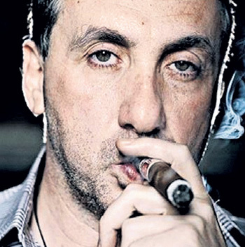 ГИНЕР создал образцовое футбольное хозяйство с прозрачным бюджетом. У него нет газовой трубы и нефтяных скважин, но при этом ЦСКА - лучший клуб России и при желании может обыграть даже чемпиона Англии...