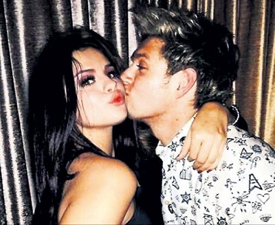 В романе Селены ГОМЕС и Найла ХОРАНА написано пока лишь вступление