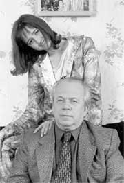 РОДНАЯ КРОВЬ: дед Юрий с внучкой Оксаной