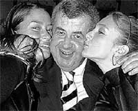 АЛЕКСАНДР ВОЛКОВ: в окружении светских прелестниц