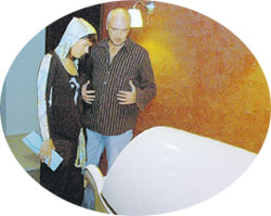 ЖЕНИХ И НЕВЕСТА: врача и клинику для операции Оксана с Игорем подбирали вместе