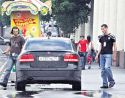 ИЛЬЯ АВЕРБУХ: приезжает на тренировки ранним утром и трудится до ночи