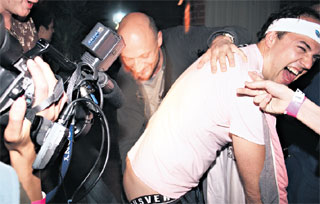 ПЕНЕТРАЦИЯ: Гоша вставил в Мишу пальчик