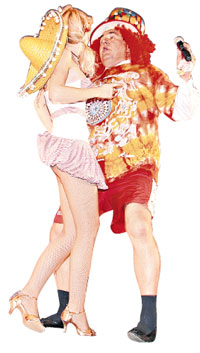 ЭРОТИЧНЫЙ ТАНЕЦ: Стас Садальский с юной Викторией Черутти смотрелись очень органично