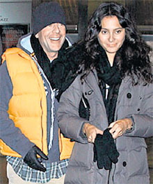 БРЮС И ЭММА: орешек все ещё крепок