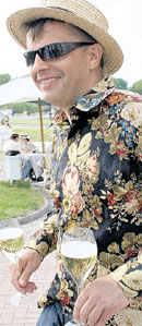 ПАРФЁНОВ: пришёл на воскресник в любимой жостовской рубашке