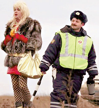 По версии «Наша Russia», главные участники теневой экономики - проститутка и милиционер