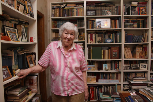 В последние годы о драматурге постоянно заботилась мать его последней жены Татьяны Алла Александровна