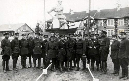 Руководство управления лагерей ГУЛАГ. Wikimedia